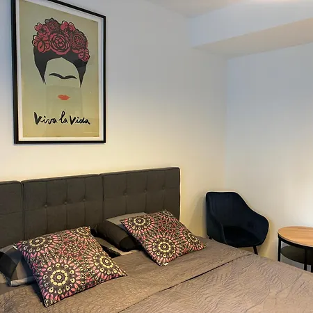 Apartment Plac Wolnosci 6- Frida