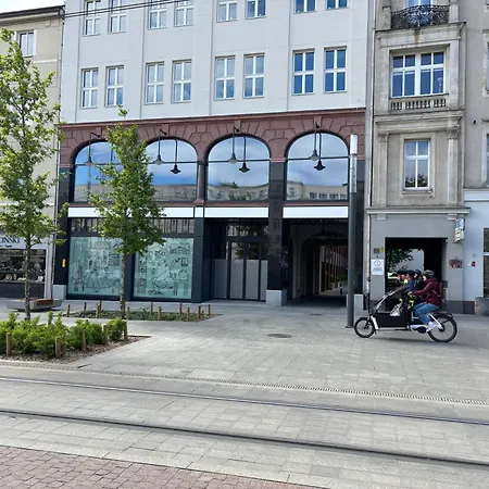 Plac Wolnosci 6- Frida